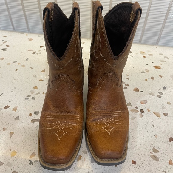 NWOT - JUSTIN WOMEN'S CHELLIE WESTERN BOOTIES - SQUARE TOE - Picture 2 of 4